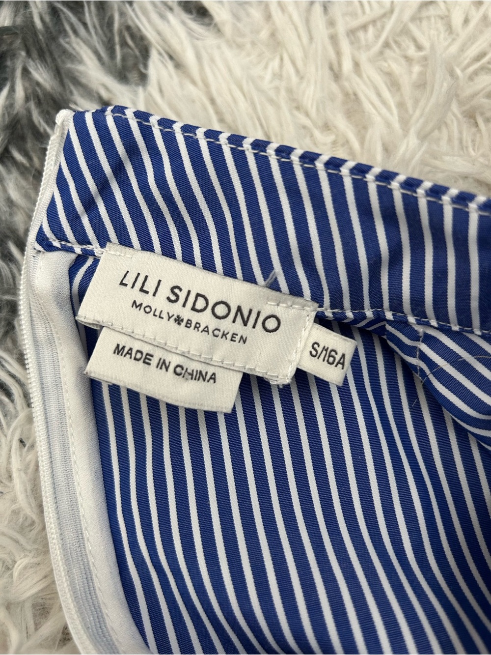 Lili Sidonio Sleeveless Pinstripe Bow Neck Top - Picture 4 of 6